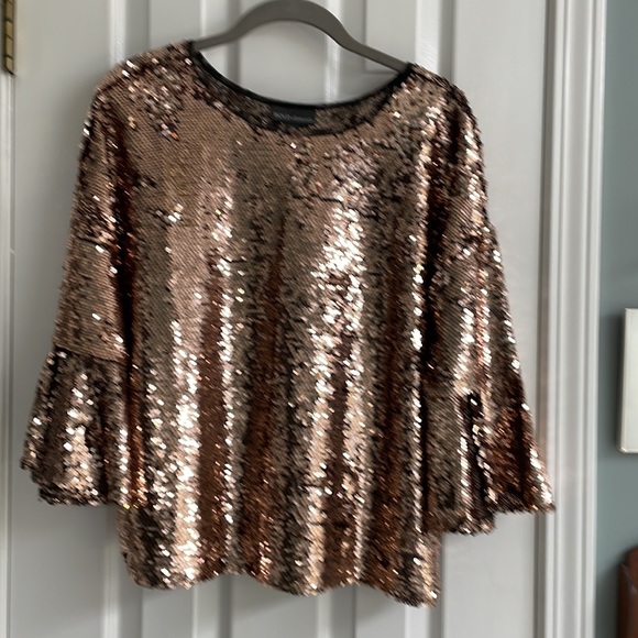 Woman’s sparkly top - Picture 7 of 7